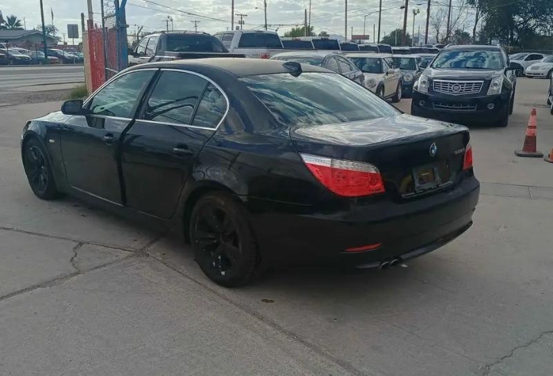 BMW 5-Series 528i 2010