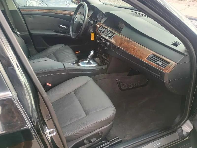 BMW 5-Series 528i 2010