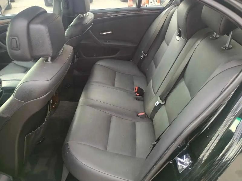 BMW 5-Series 528i 2010