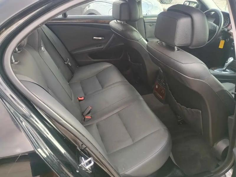 BMW 5-Series 528i 2010