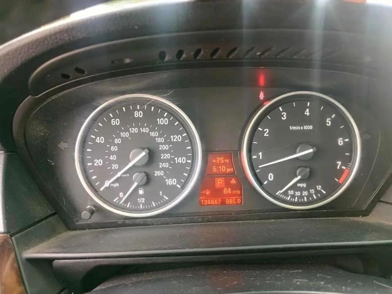BMW 5-Series 528i 2010