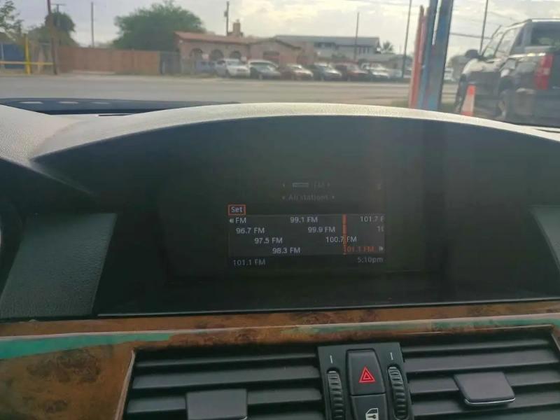 BMW 5-Series 528i 2010