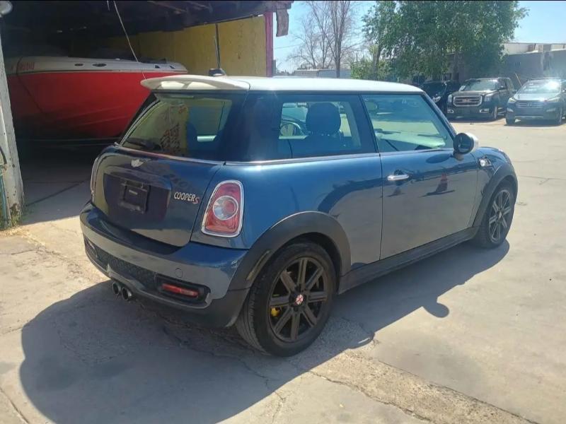 MINI Cooper S 2011