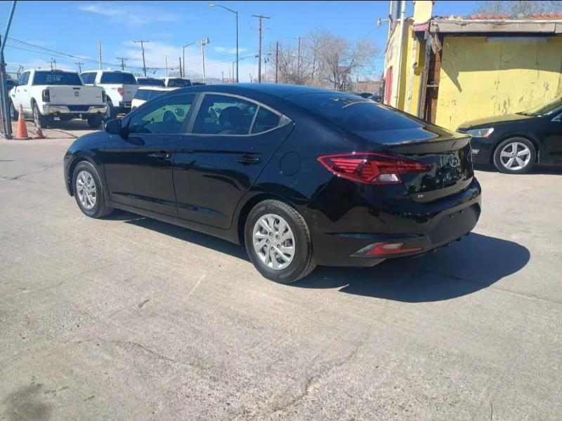 Hyundai Elantra SE 6M 2020