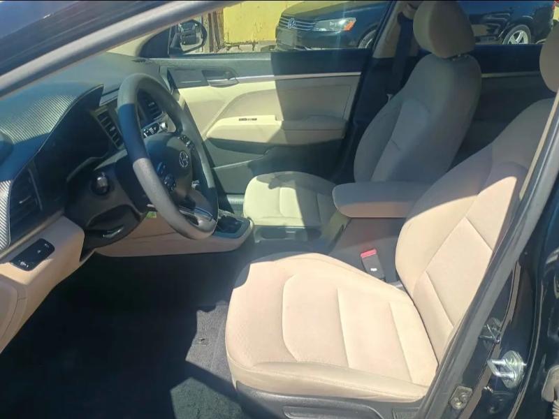 Hyundai Elantra SE 6M 2020