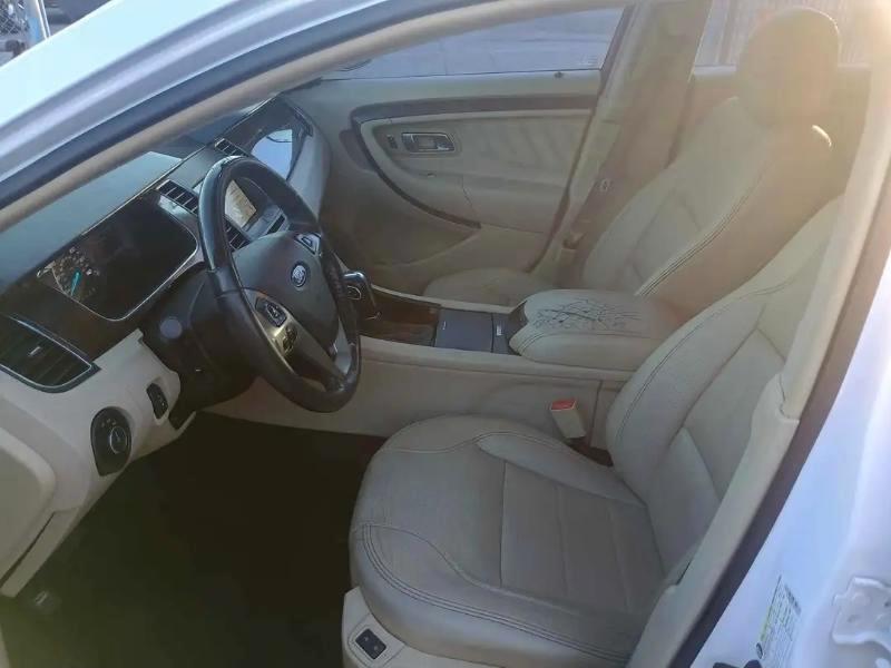 Ford Taurus Limited FWD 2016