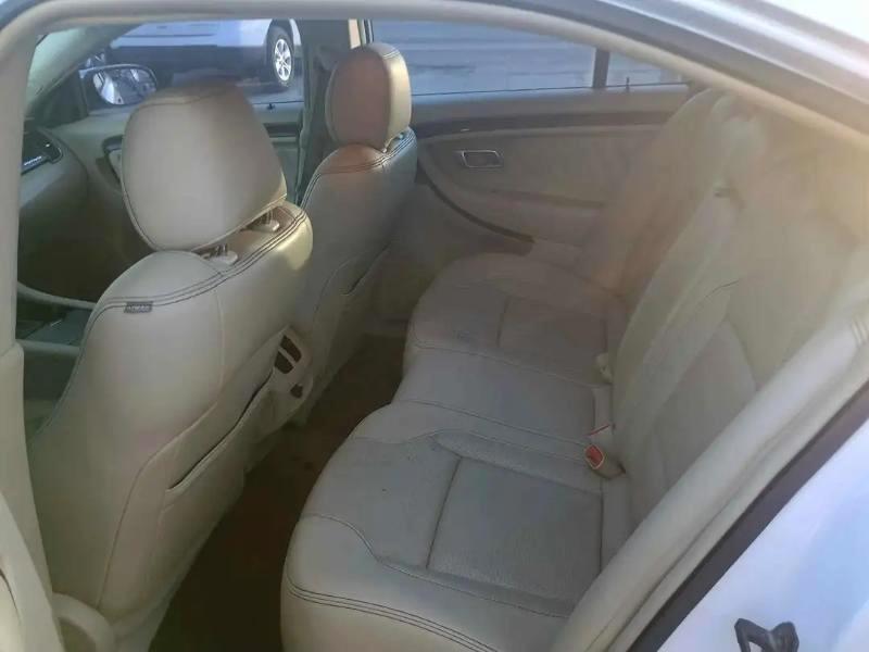 Ford Taurus Limited FWD 2016