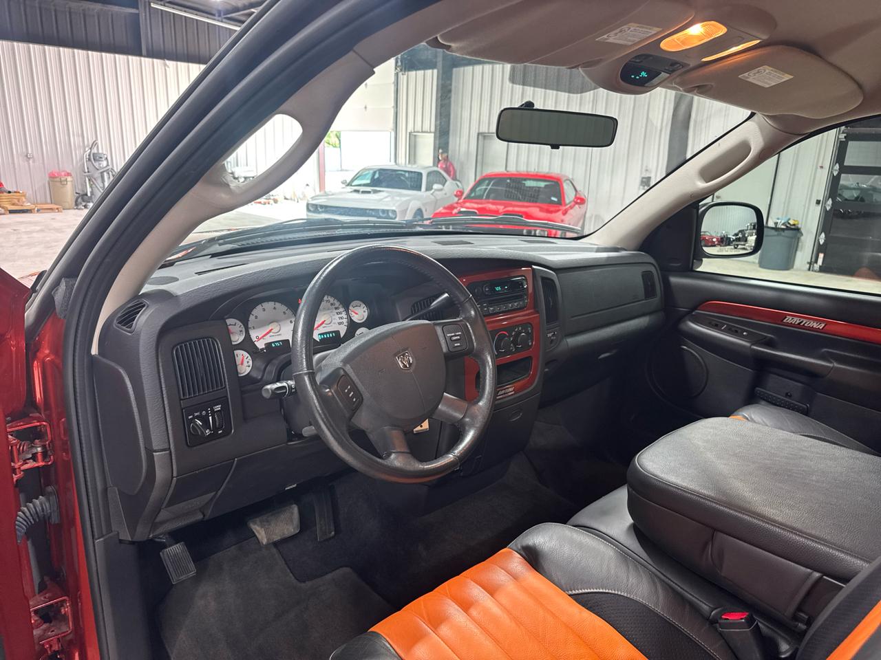 Dodge Ram 1500 Laramie 2WD 2005