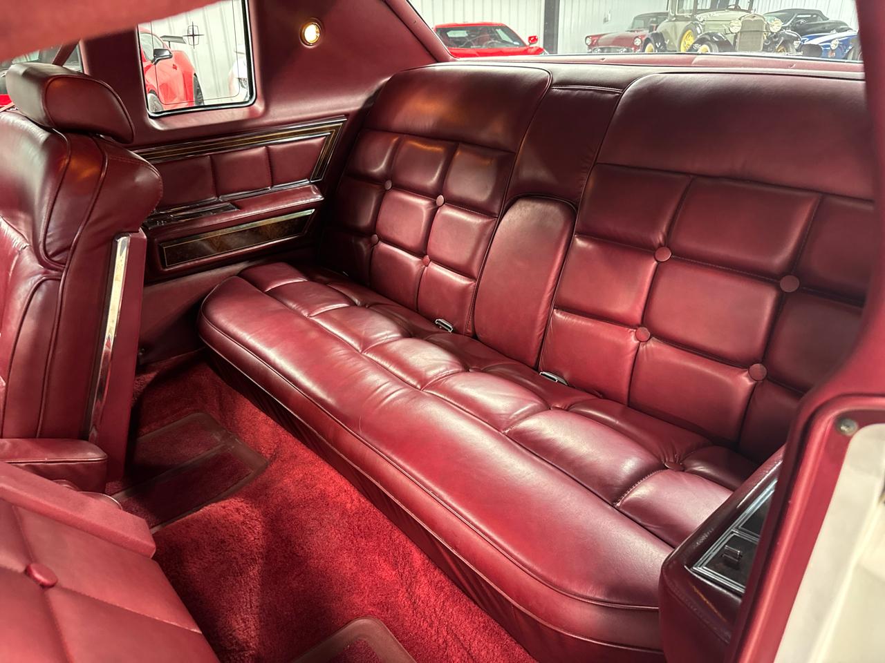 Lincoln Town Car 2-Door Sedan 1977
