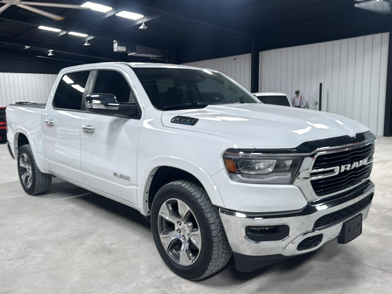 RAM 1500 Laramie Crew Cab SWB 4WD 2022