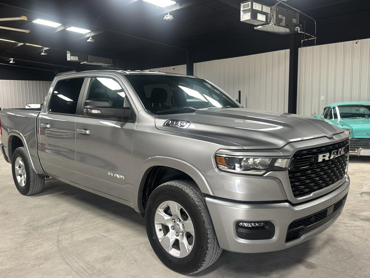 RAM 1500 Big Horn Crew Cab SWB 4WD 2025