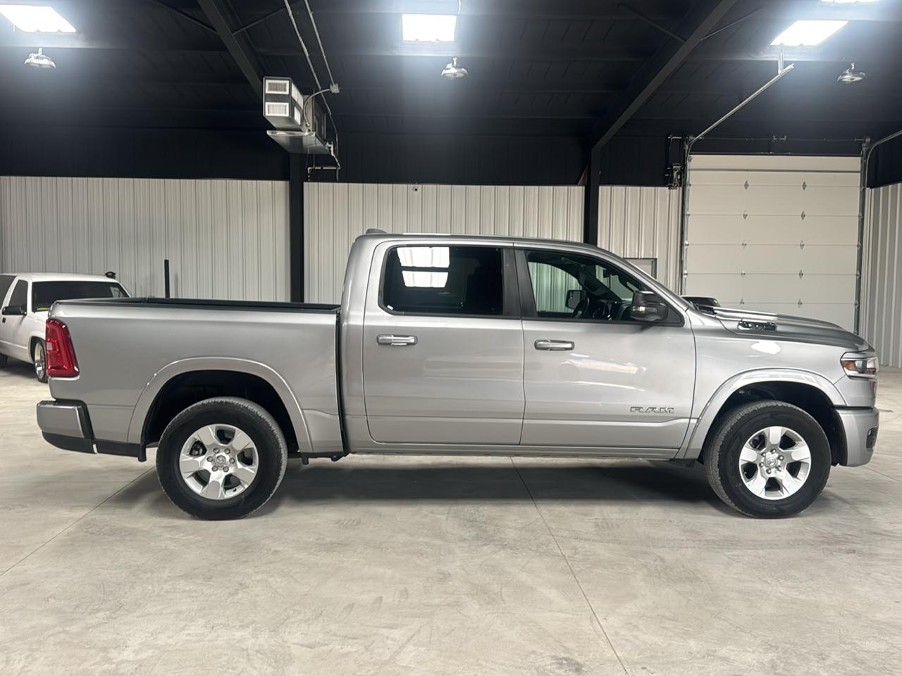 RAM 1500 Big Horn Crew Cab SWB 4WD 2025