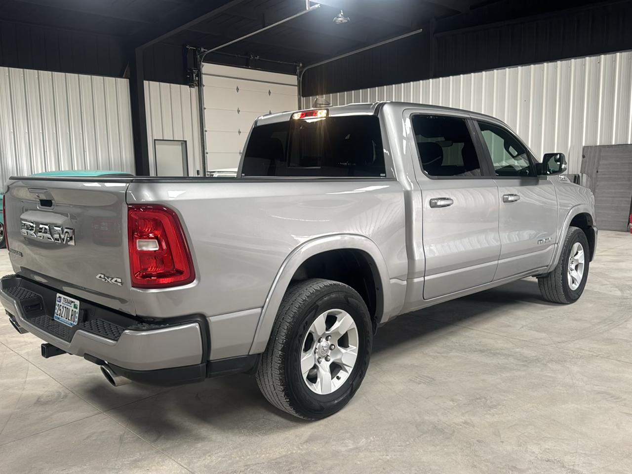 RAM 1500 Big Horn Crew Cab SWB 4WD 2025