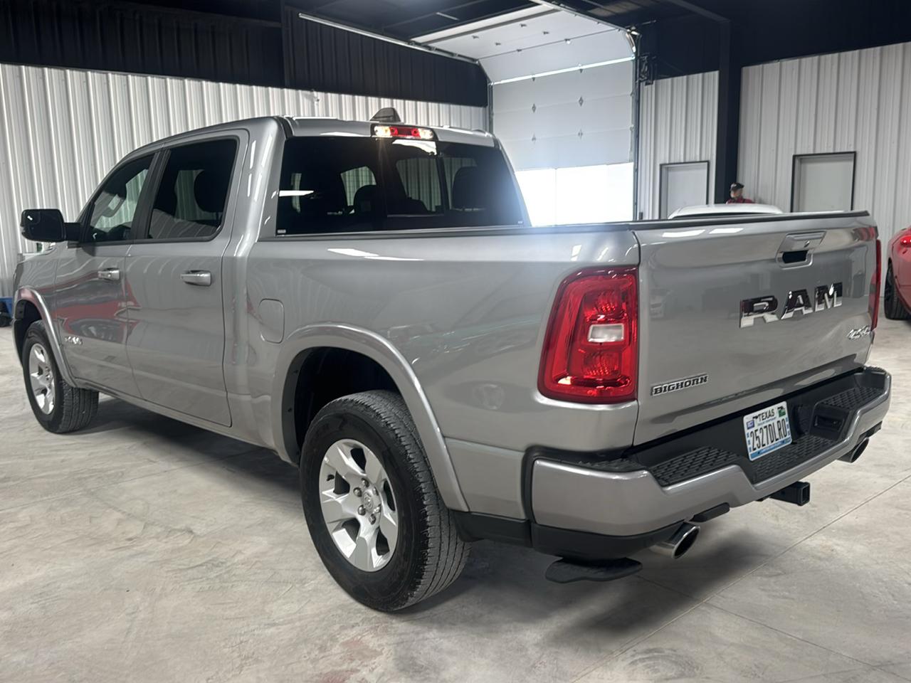 RAM 1500 Big Horn Crew Cab SWB 4WD 2025