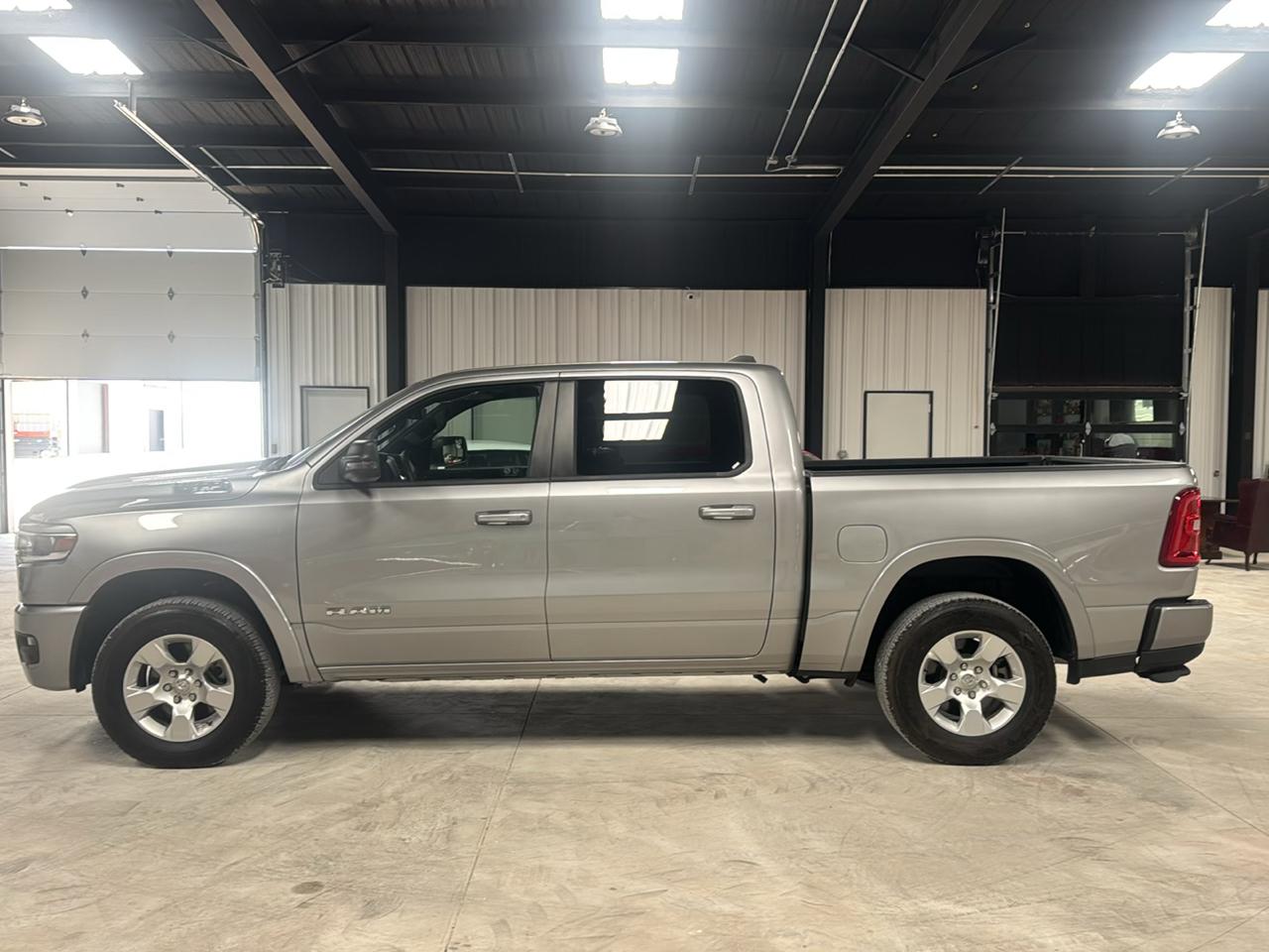 RAM 1500 Big Horn Crew Cab SWB 4WD 2025
