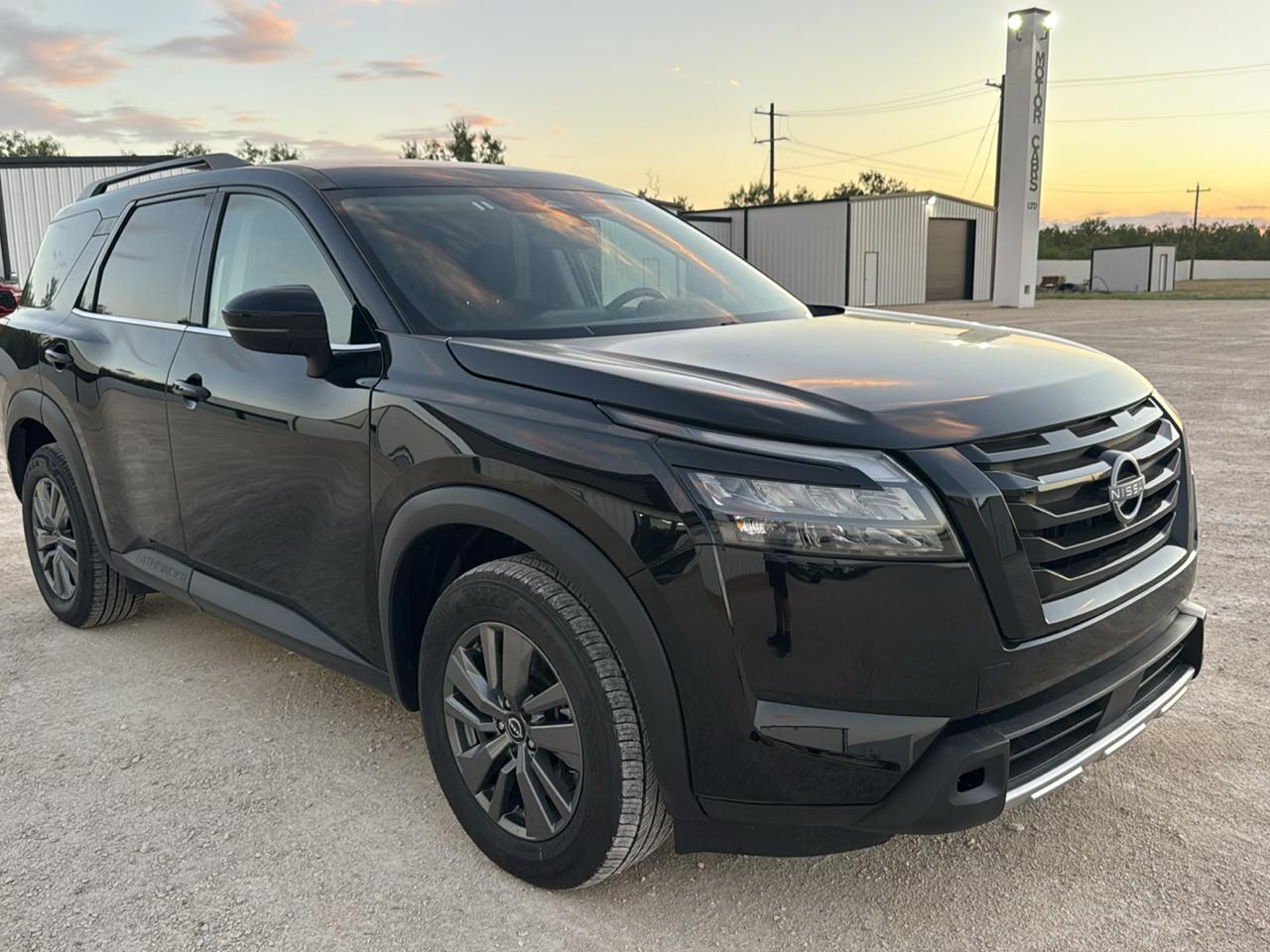 Nissan Pathfinder SV 2025