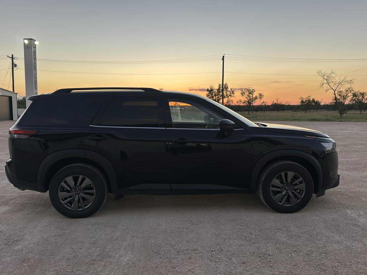Nissan Pathfinder SV 2025