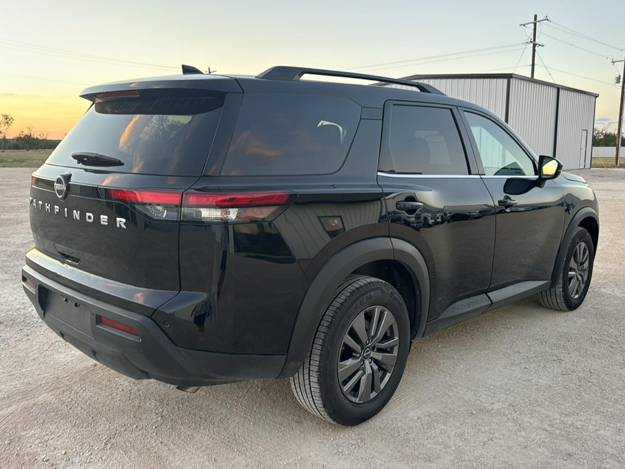 Nissan Pathfinder SV 2025