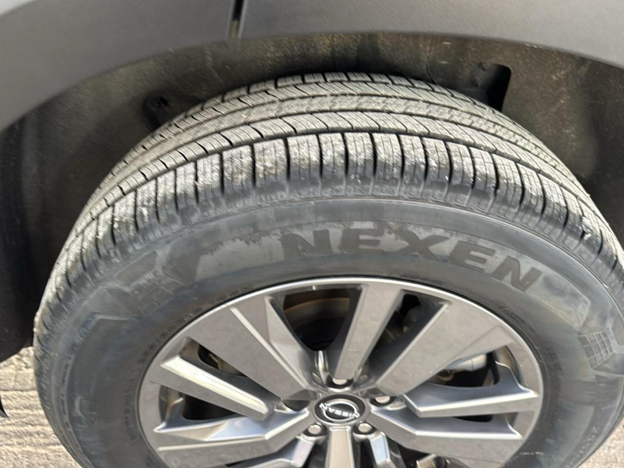 Nissan Pathfinder SV 2025