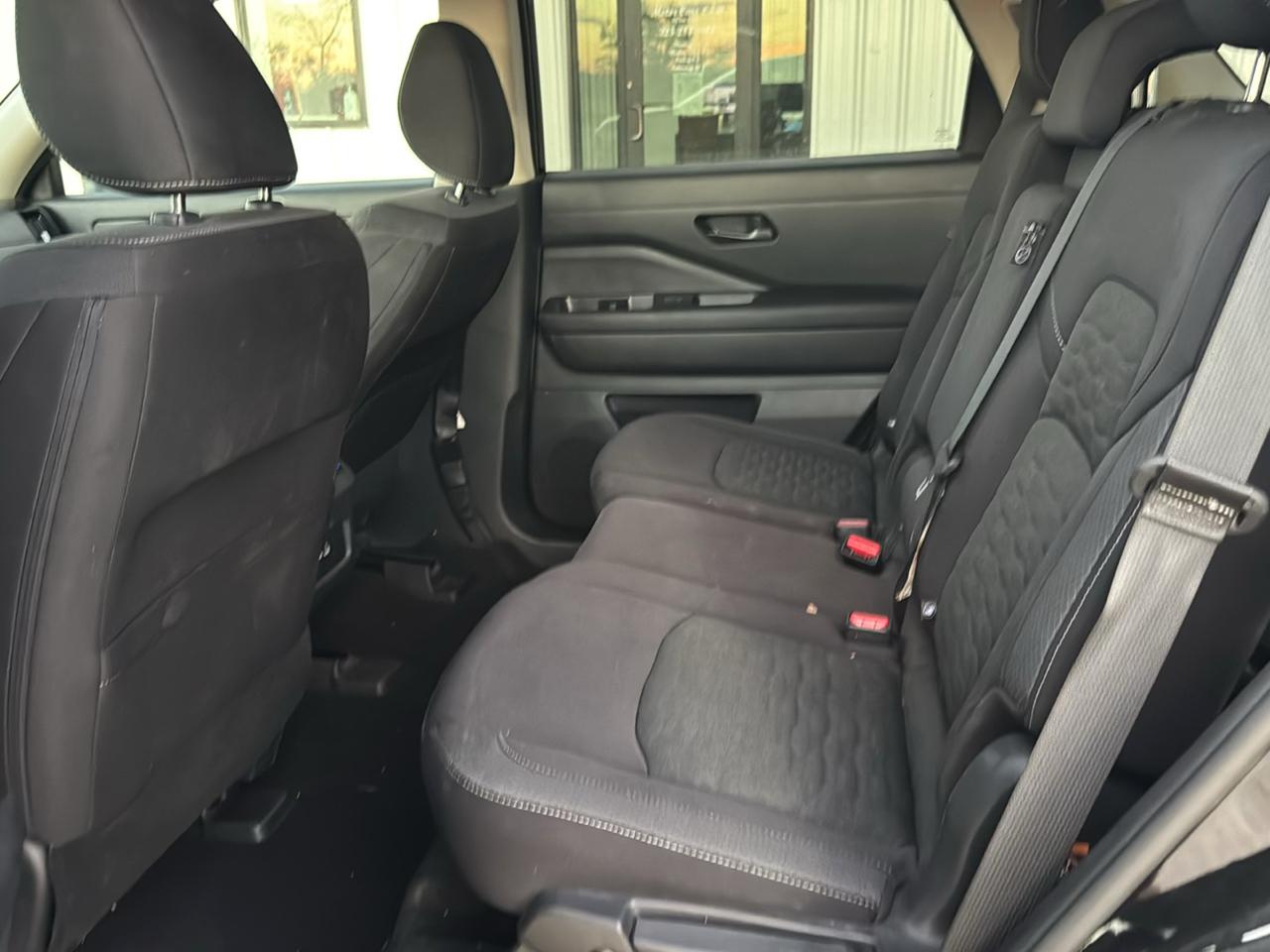 Nissan Pathfinder SV 2025
