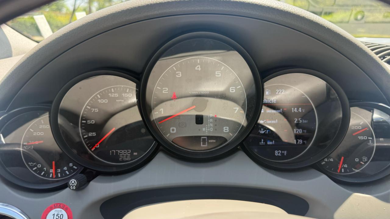 Porsche Cayenne S 2011