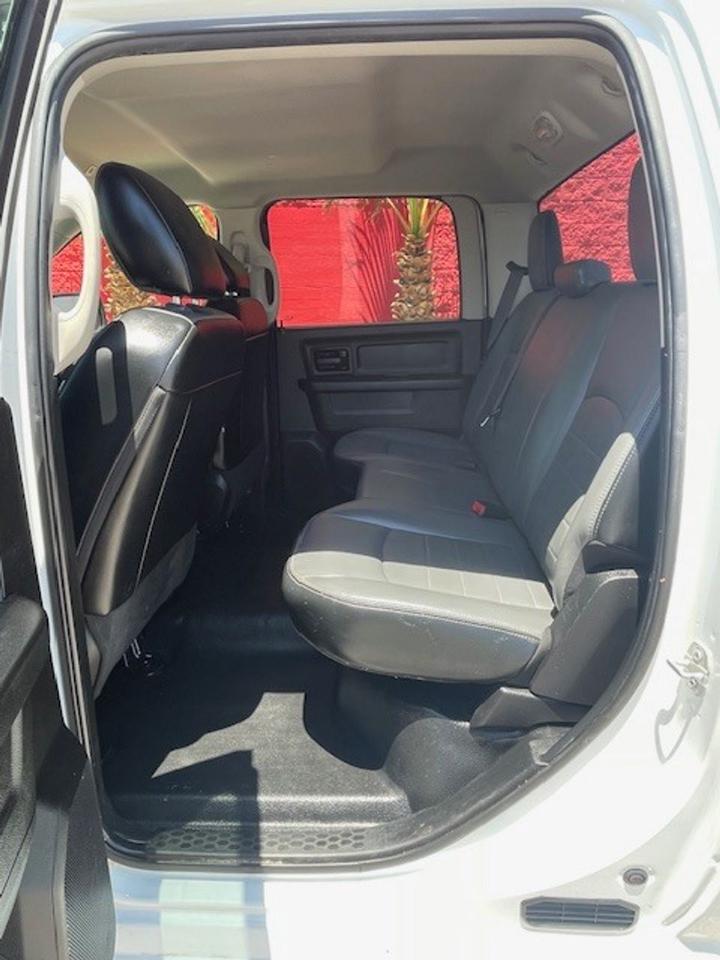 RAM 1500 Classic Tradesman Crew Cab SWB 2WD 2022