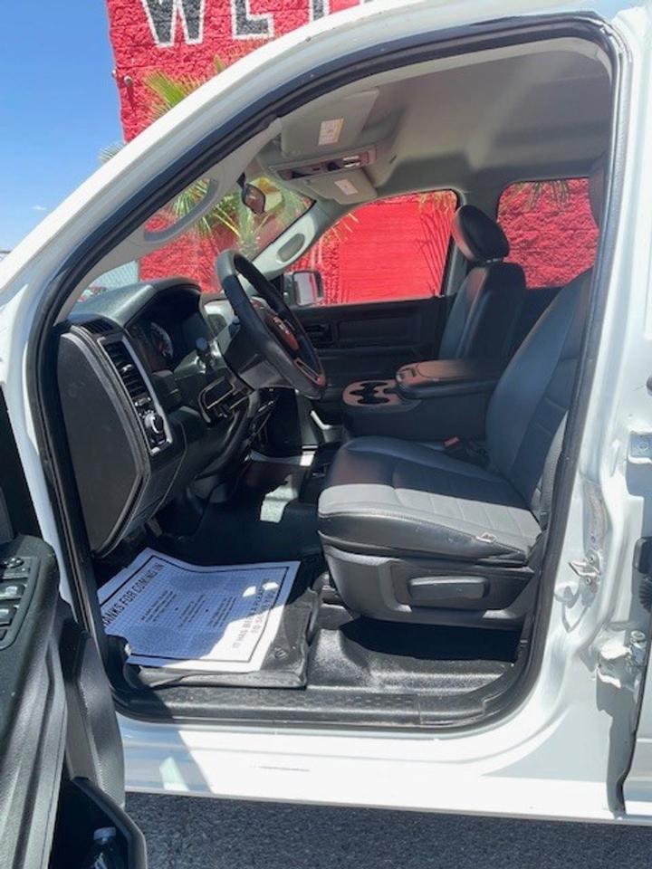 RAM 1500 Classic Tradesman Crew Cab SWB 2WD 2022