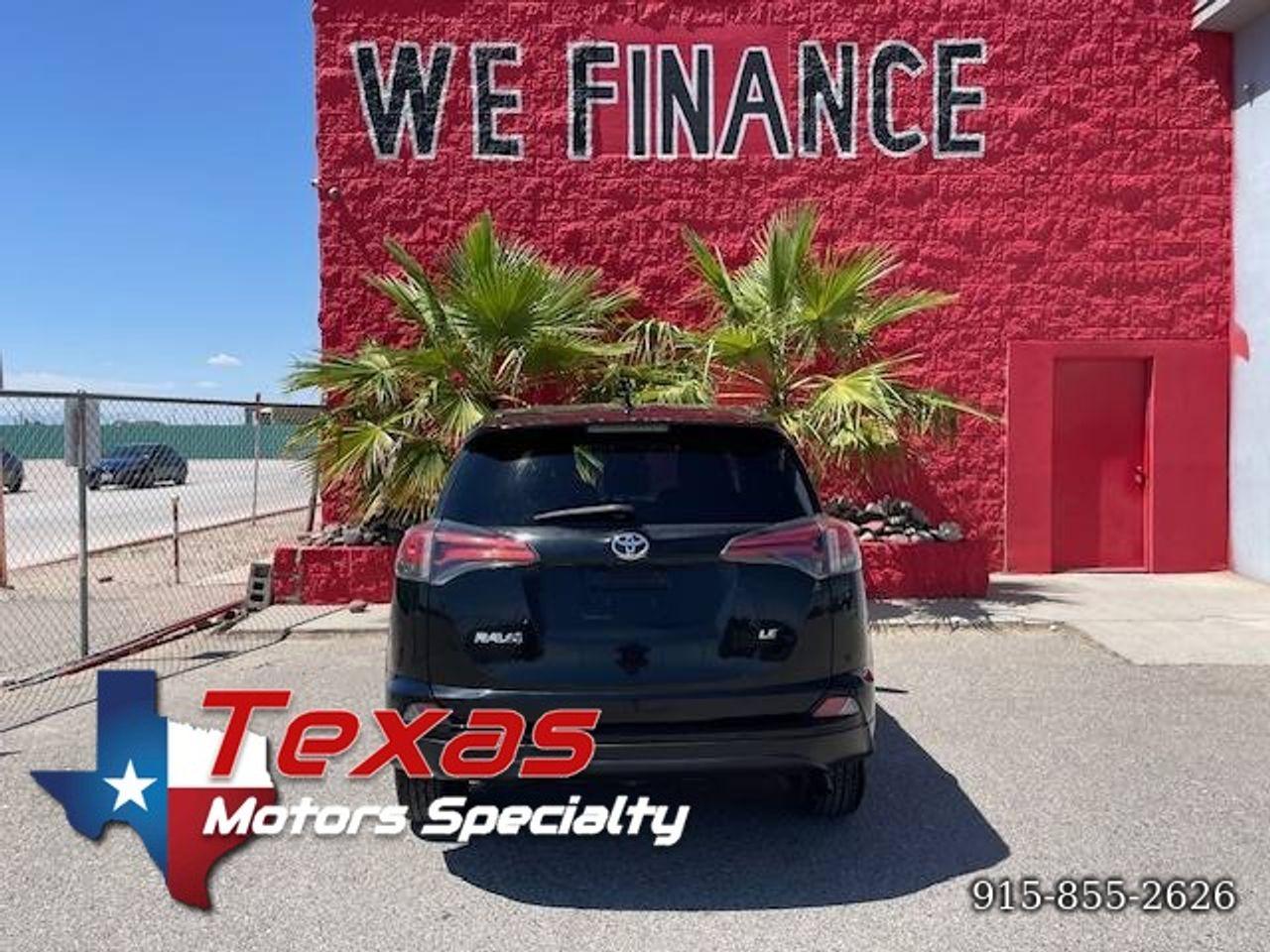 Toyota RAV4 LE FWD 2018