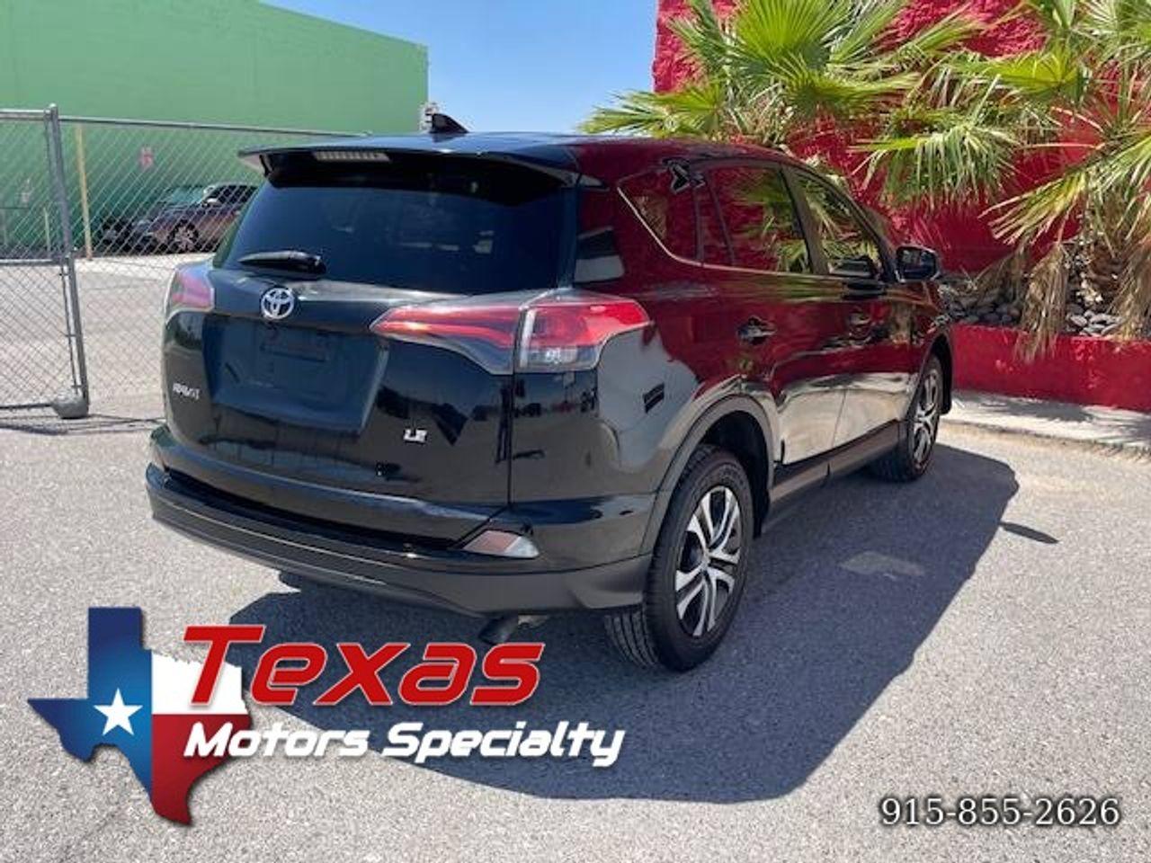 Toyota RAV4 LE FWD 2018