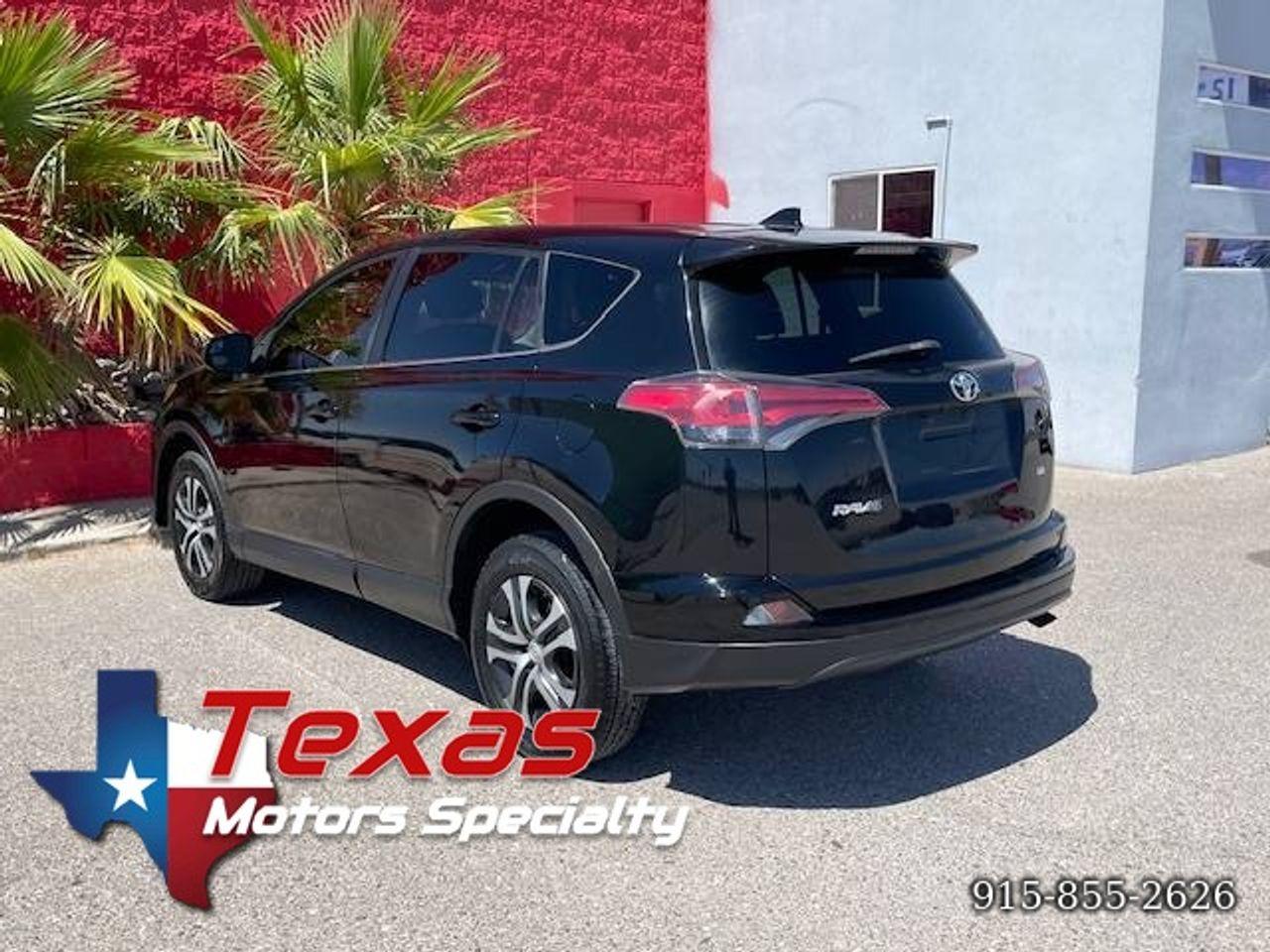 Toyota RAV4 LE FWD 2018