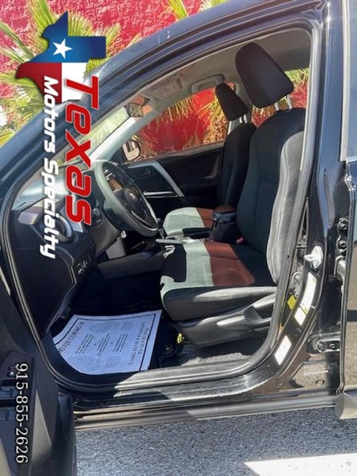 Toyota RAV4 LE FWD 2018