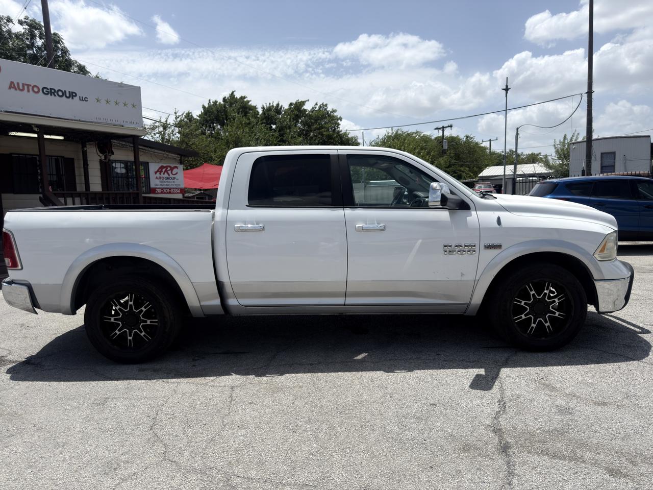 RAM 1500 Laramie Crew Cab SWB 2WD 2013