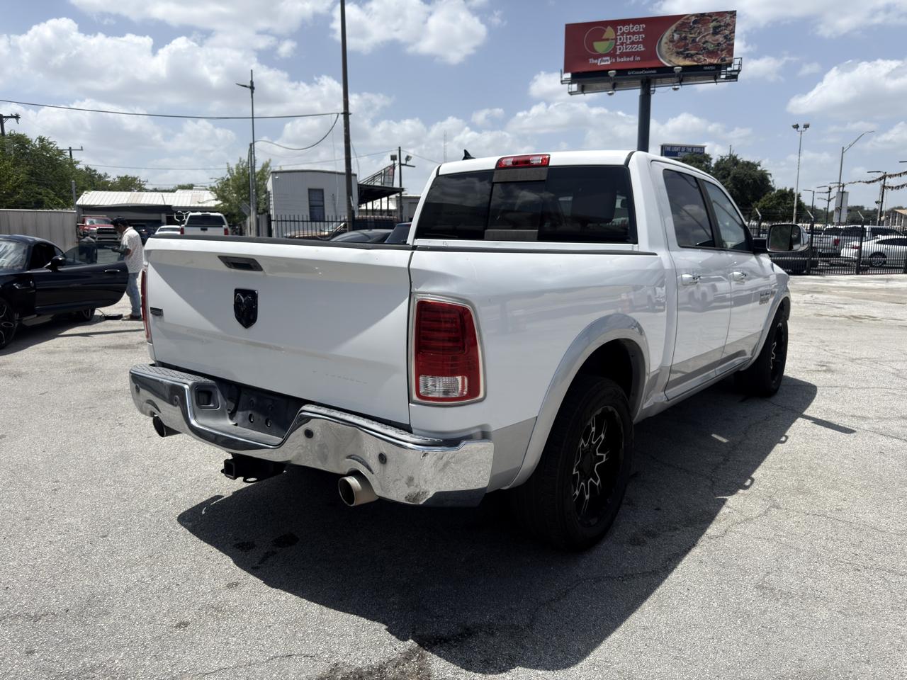 RAM 1500 Laramie Crew Cab SWB 2WD 2013
