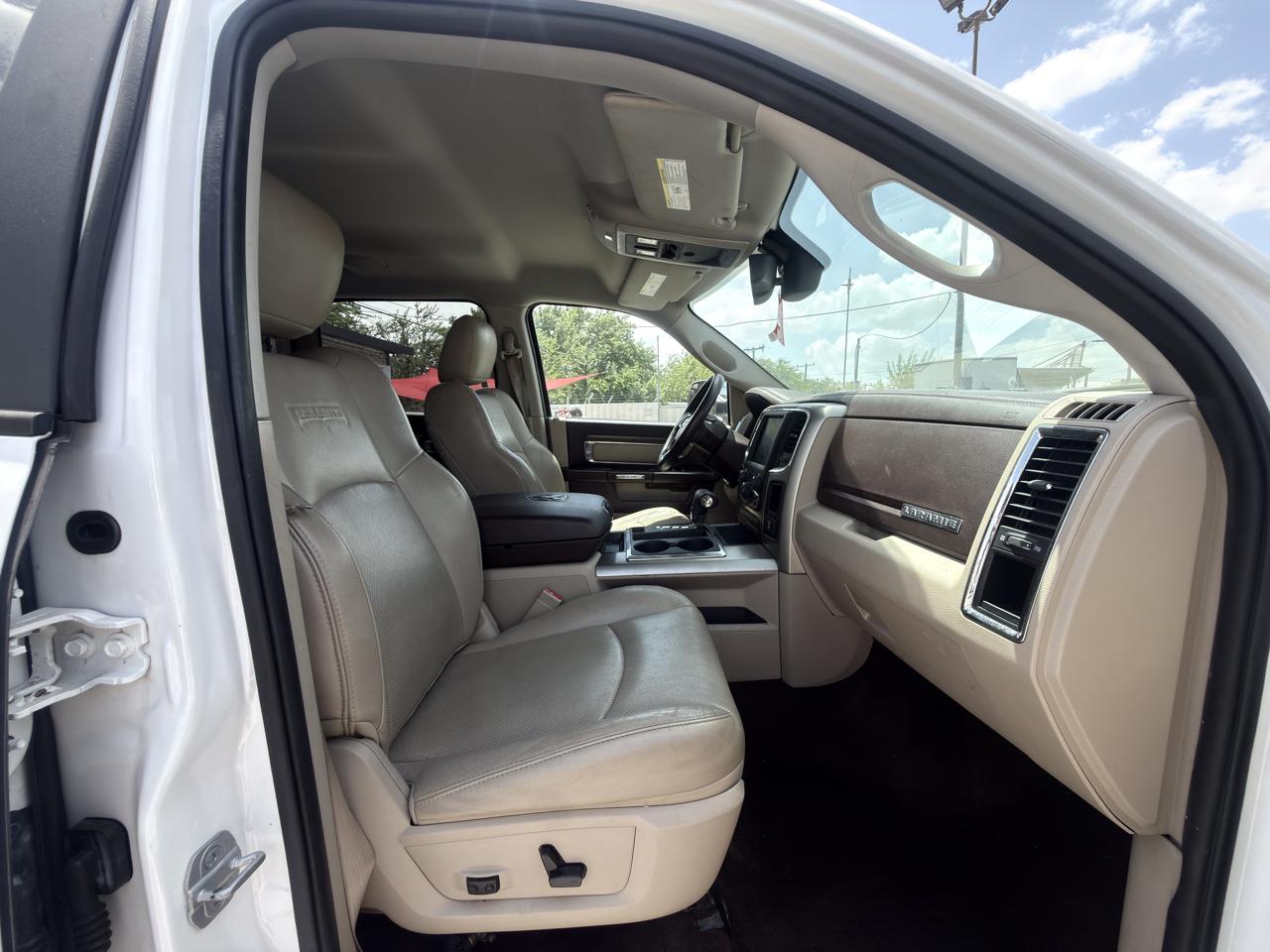 RAM 1500 Laramie Crew Cab SWB 2WD 2013