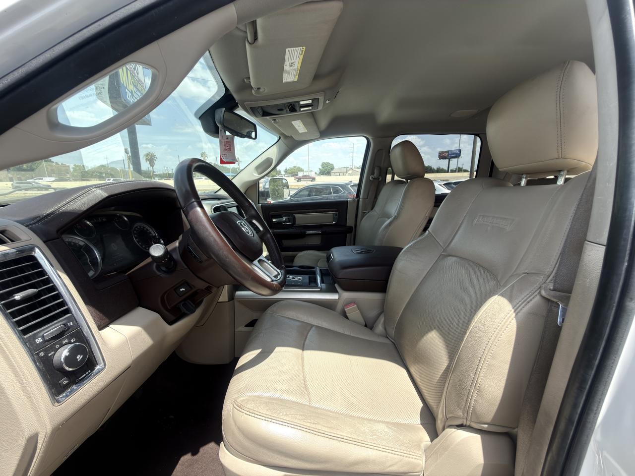 RAM 1500 Laramie Crew Cab SWB 2WD 2013
