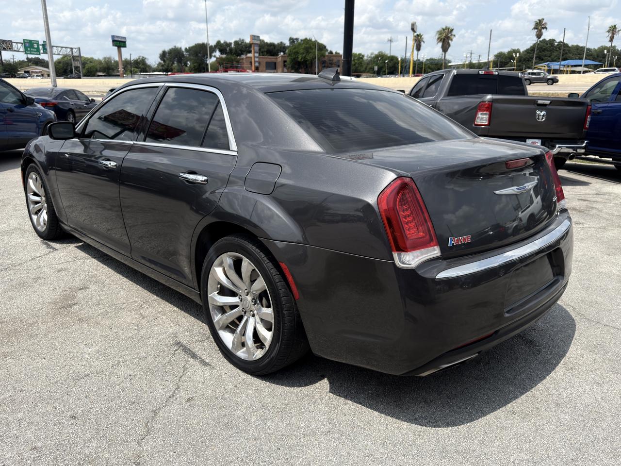 Chrysler 300 Limited RWD 2020