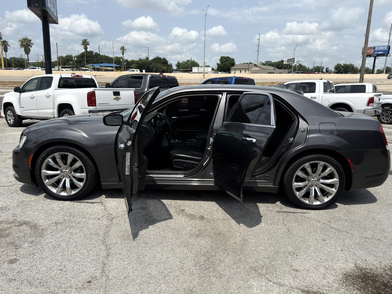 Chrysler 300 Limited RWD 2020