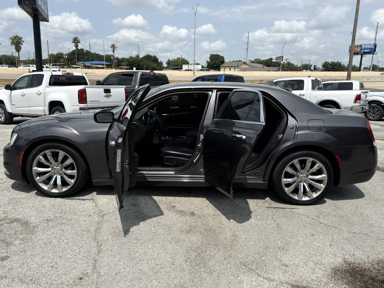 Chrysler 300 Limited RWD 2020