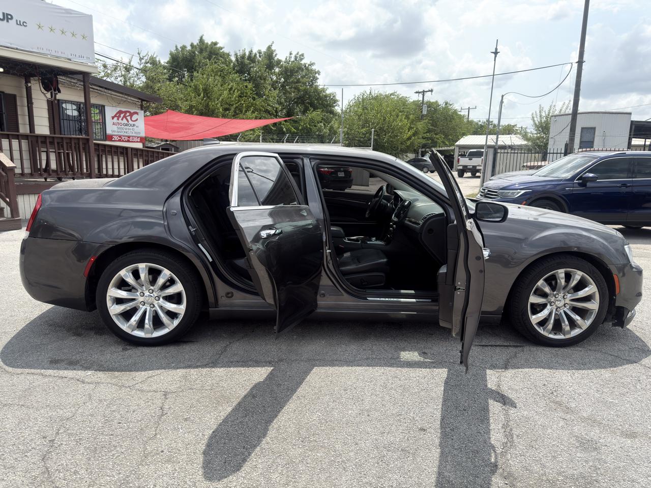 Chrysler 300 Limited RWD 2020