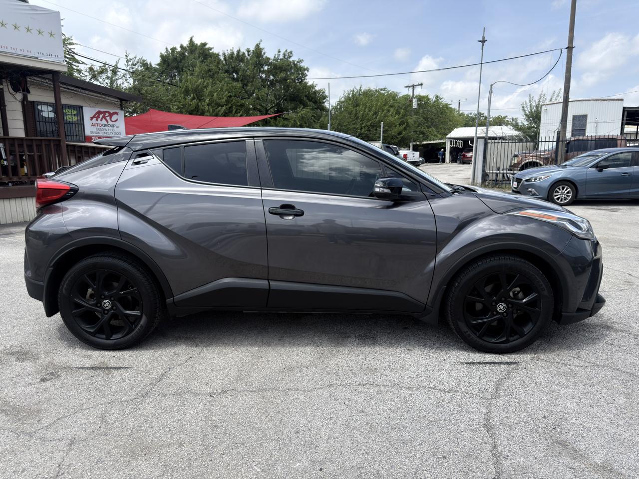 Toyota C-HR LE 2021
