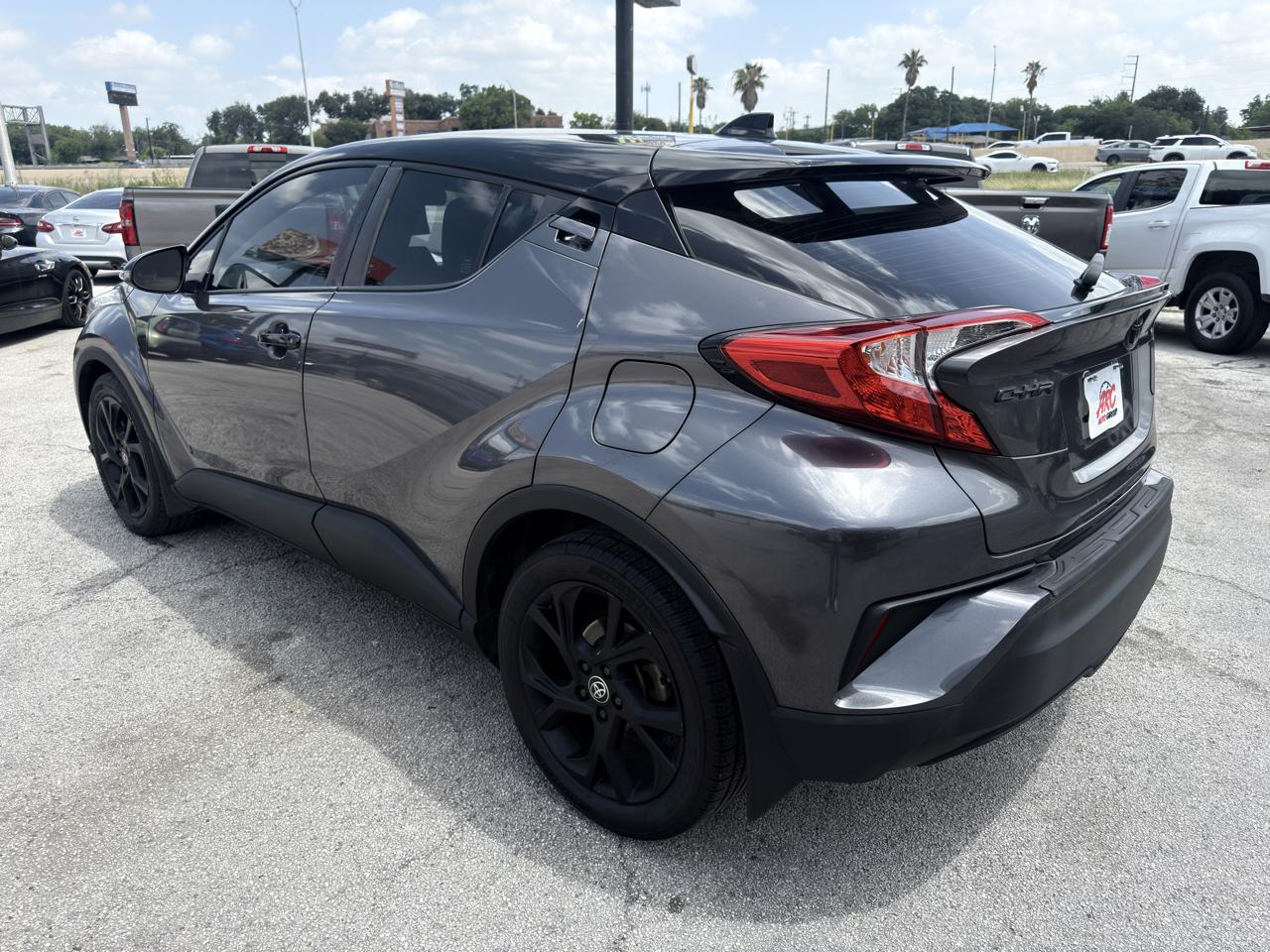 Toyota C-HR LE 2021