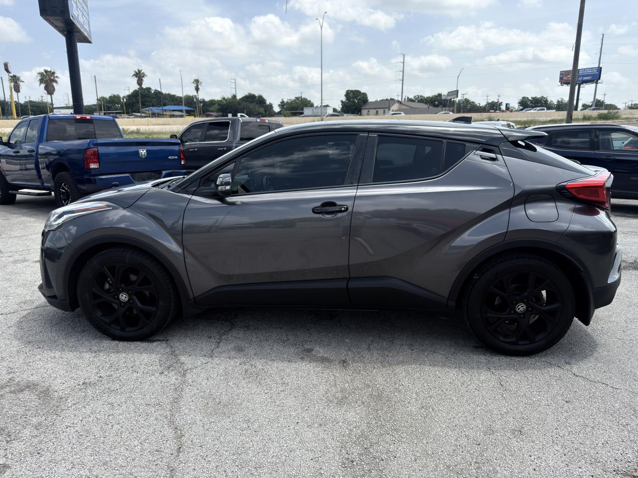 Toyota C-HR LE 2021