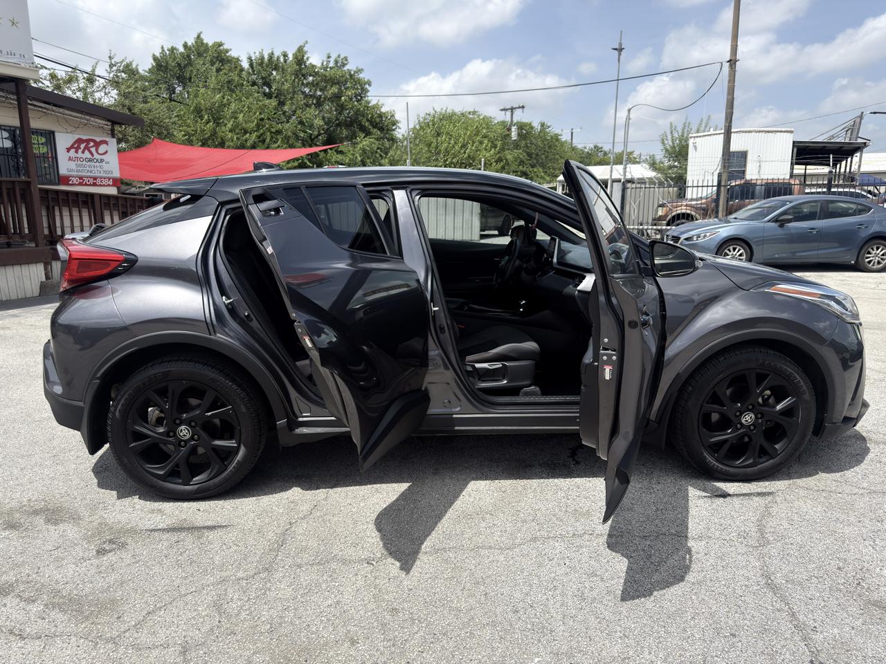 Toyota C-HR LE 2021
