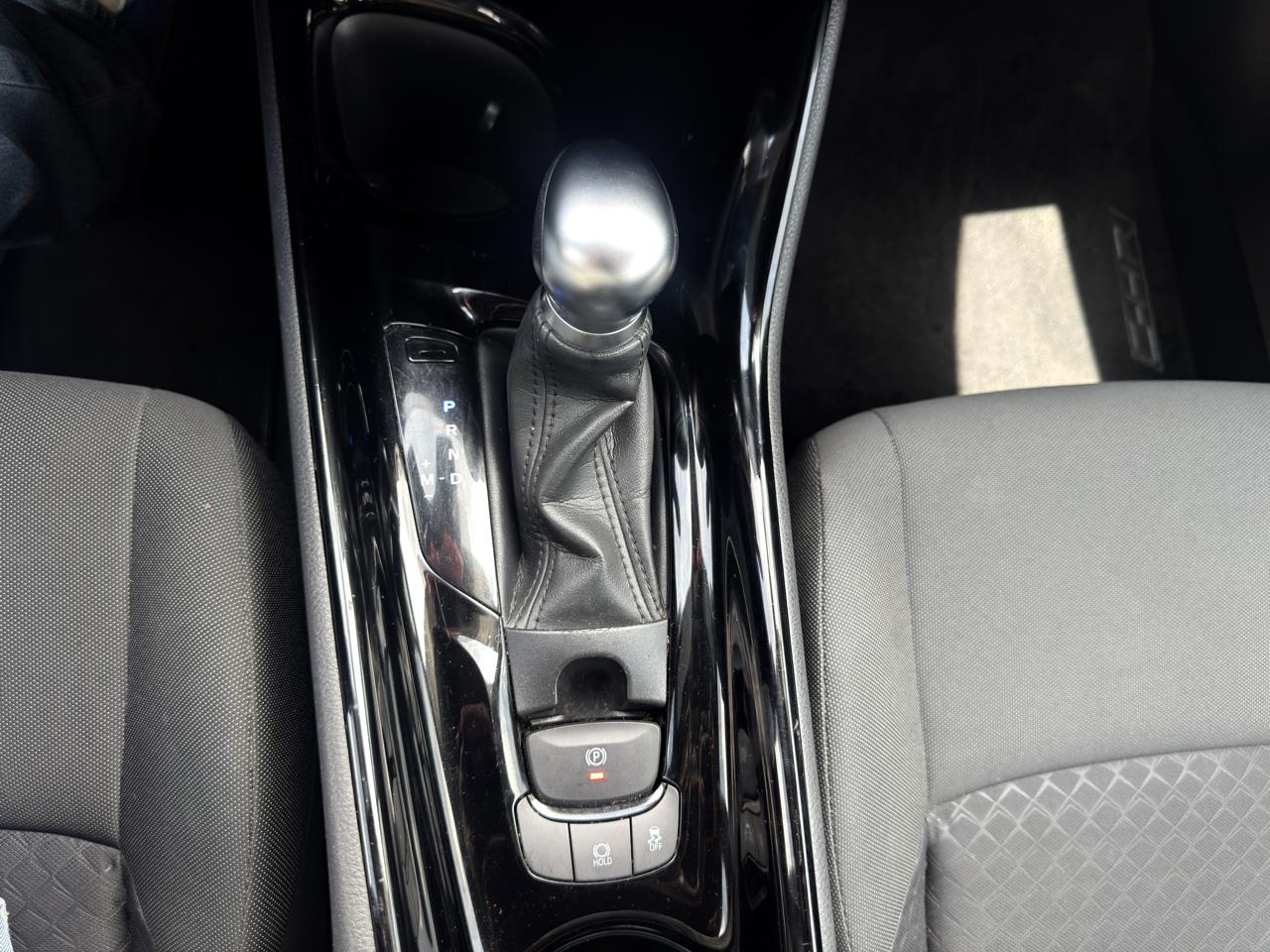 Toyota C-HR LE 2021