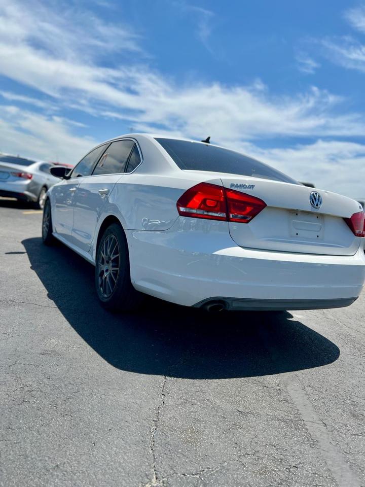 Volkswagen Passat 2.5L SE AT 2012