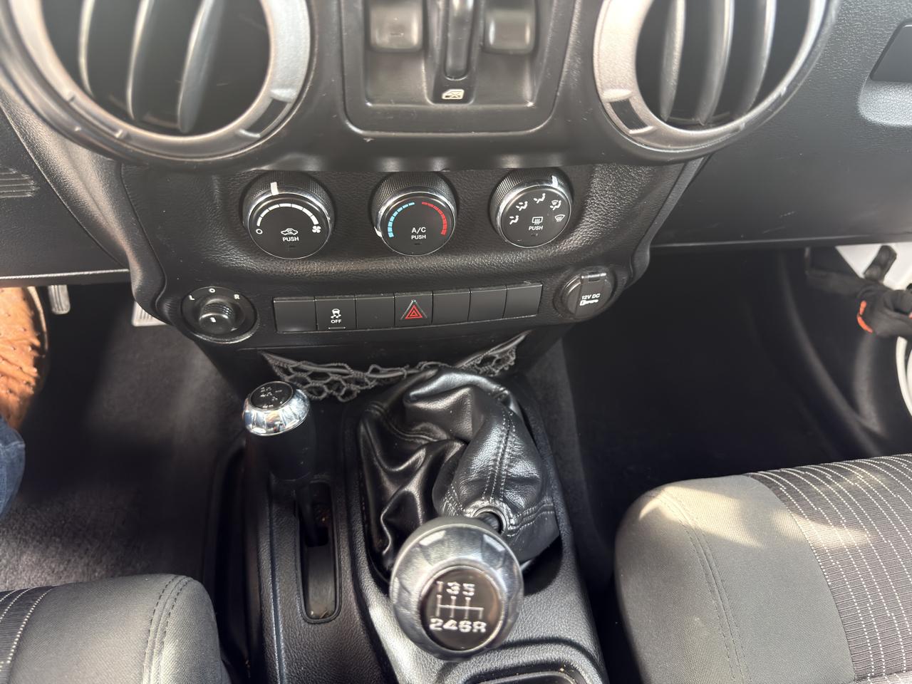 Jeep Wrangler Unlimited Sport 4WD 2012