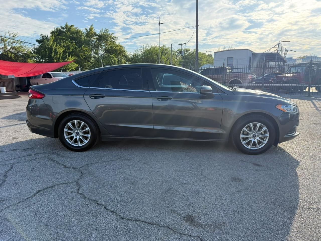 Ford Fusion S 2017