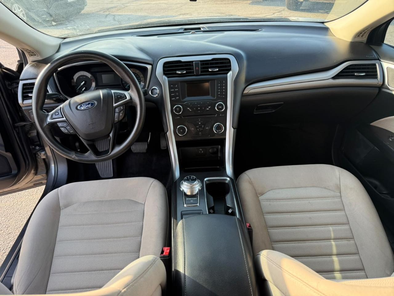 Ford Fusion S 2017