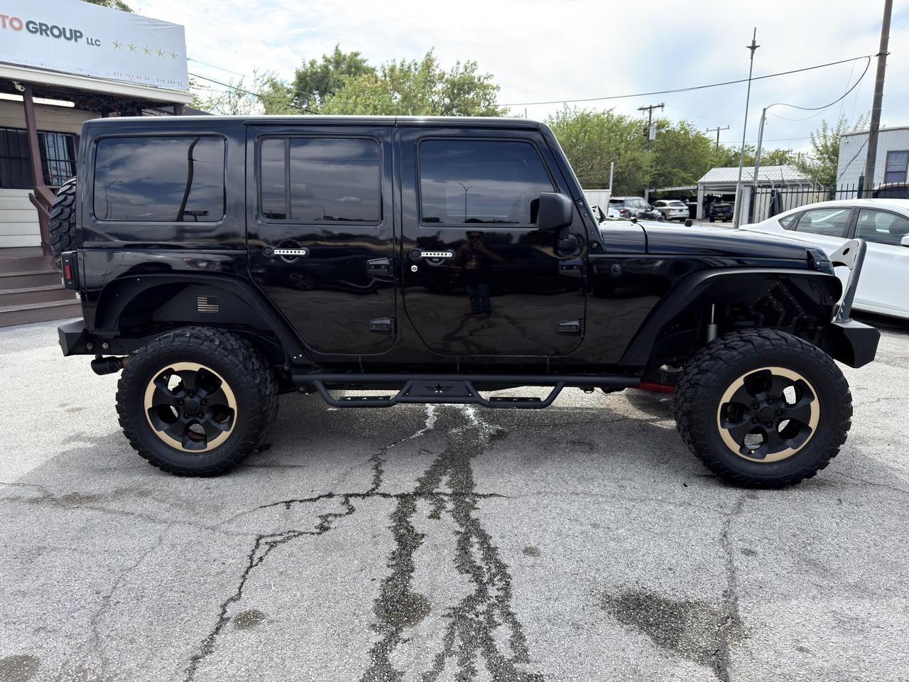 Jeep Wrangler Unlimited Sahara 4WD 2014
