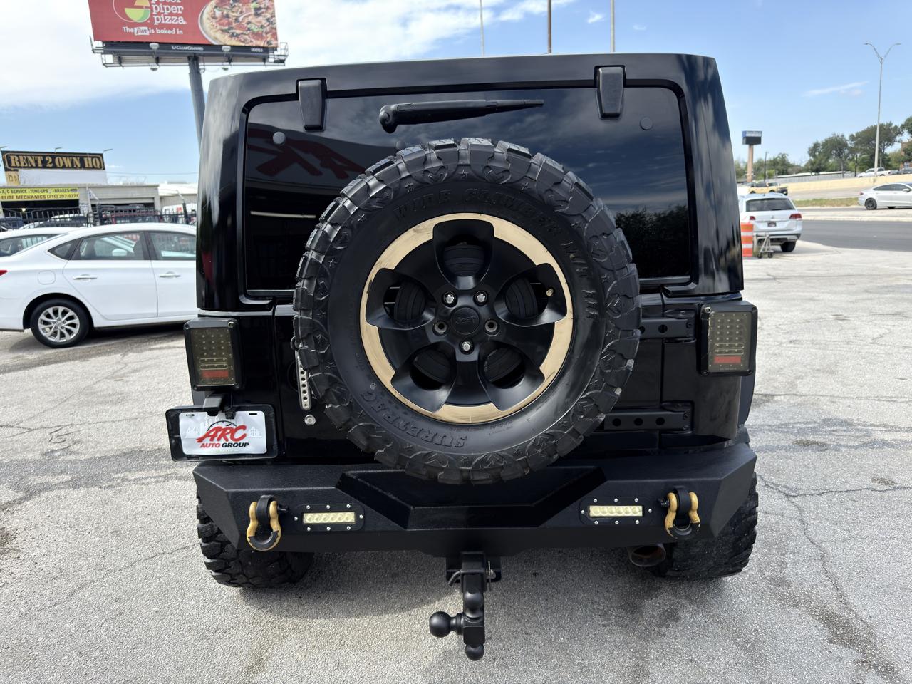 Jeep Wrangler Unlimited Sahara 4WD 2014